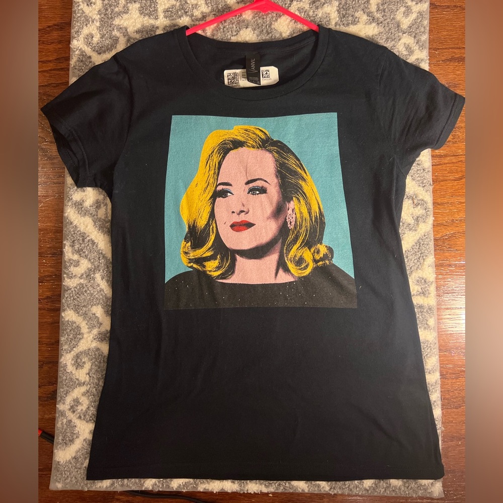 Dope Adele T-shirt worn once to Adele concert where I sat one row away from her